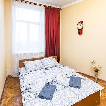 у місті львові на вулиці пильникарська 10 *