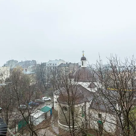 у місті львові на вулиці пильникарська 10